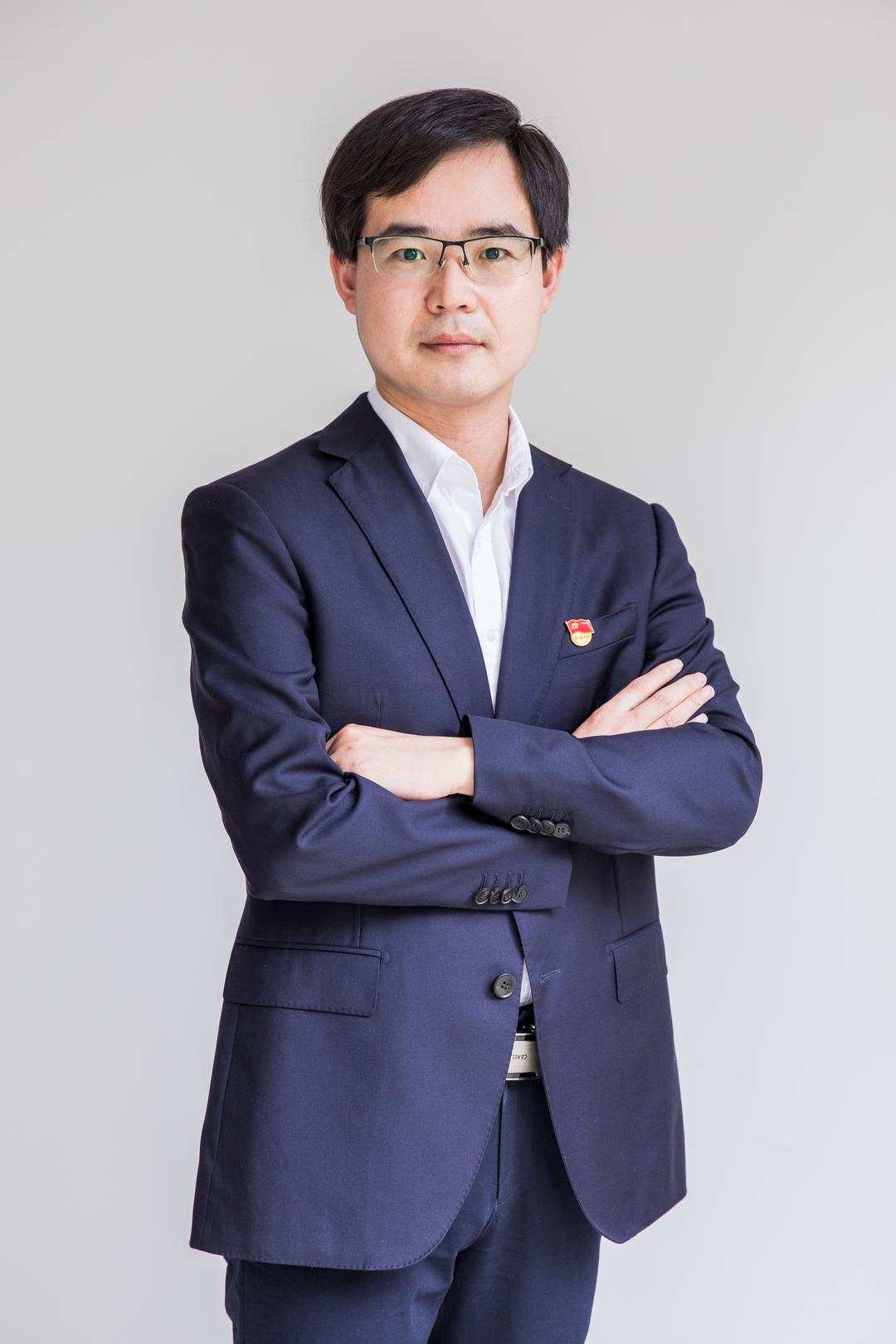 李贺+证件照.jpg