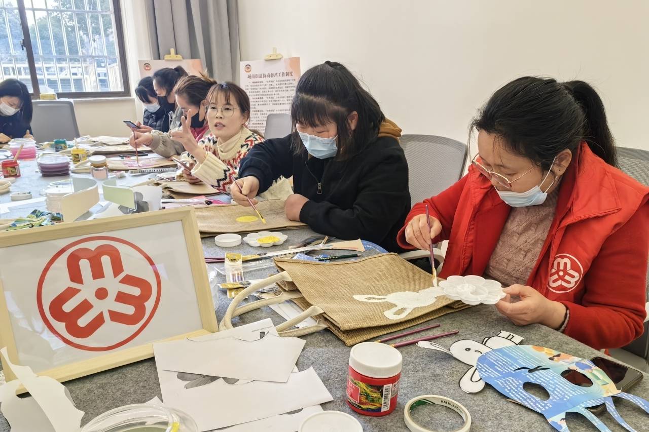 凝聚“她”力量 绽放“她”风采