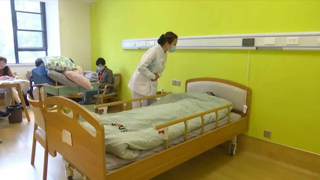 2【颐养在嘉】养老护理员.jpg 2【颐养在嘉】养老护理员.jpg